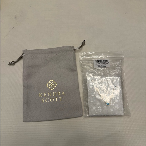 Kendra Scott Mini Elisa Gold Satellite Short Pendant Necklace in Turquoise - Picture 3 of 3